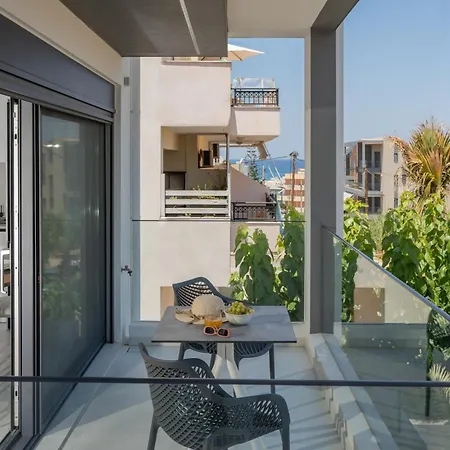 Lirium Luxury מלון דירות