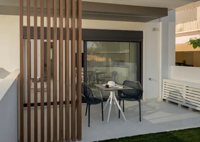 מלון דירות Lirium Luxury 4*