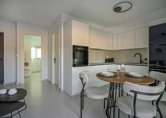 Lirium Luxury מלון דירות