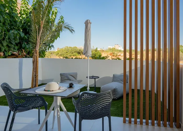 Lirium Luxury מלון דירות