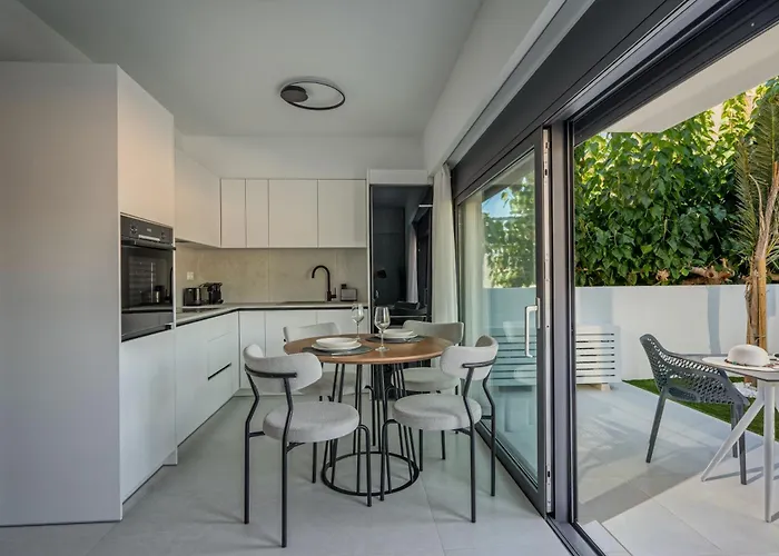 Lirium Luxury מלון דירות 4*