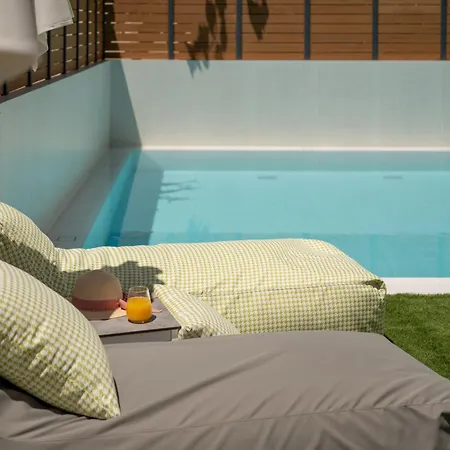 Ξενοδοχείο με διαμερίσματα Lirium Luxury 4*