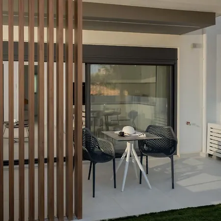 Ξενοδοχείο με διαμερίσματα Lirium Luxury 4*