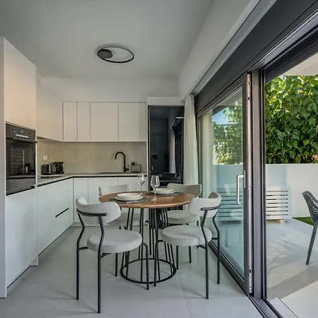 Lirium Luxury Ξενοδοχείο με διαμερίσματα 4*