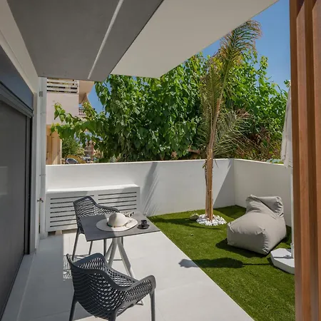 Lirium Luxury Ξενοδοχείο με διαμερίσματα 4*