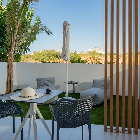 Lirium Luxury Apartmanhotel
