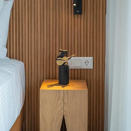 Lirium Luxury